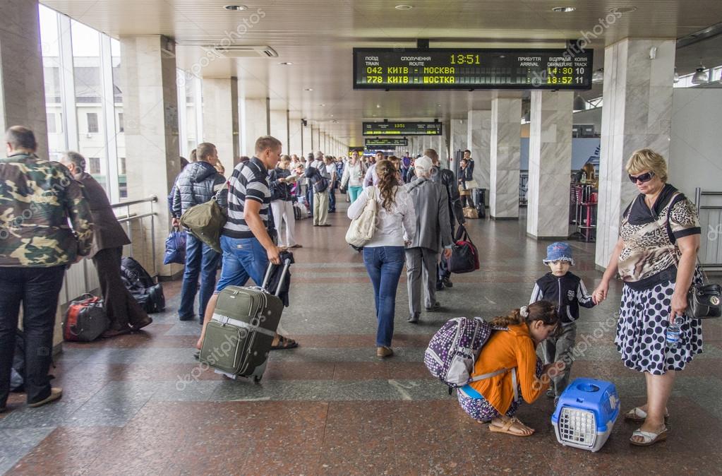 Central Railway Station, Kiev – Stock Editorial Photo © igorgolovniov  #52389477