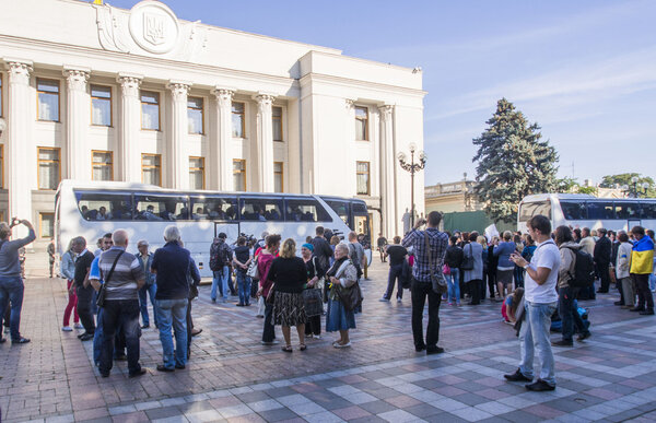 Солдатские матери требуют Верховной Рады
