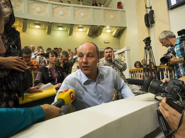 Andrew Paruby dá uma entrevista — Fotografia de Stock