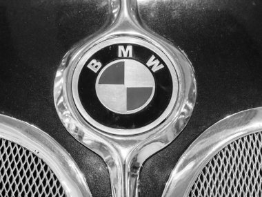 BMW 327