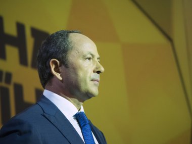 Sergey tigipko kongre delegeleri için konuşuyor