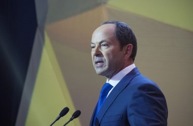 Sergey tigipko kongre delegeleri için konuşuyor