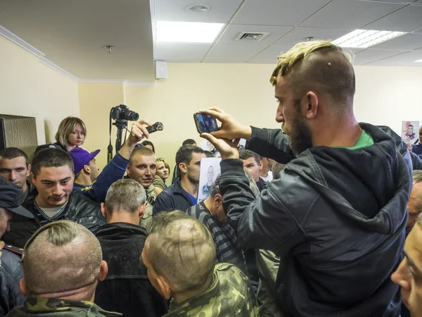 Conflict between Maidan and former employees "Berkut" — Stock Photo, Image