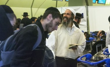 Hasidim are leaving Ukraine clipart