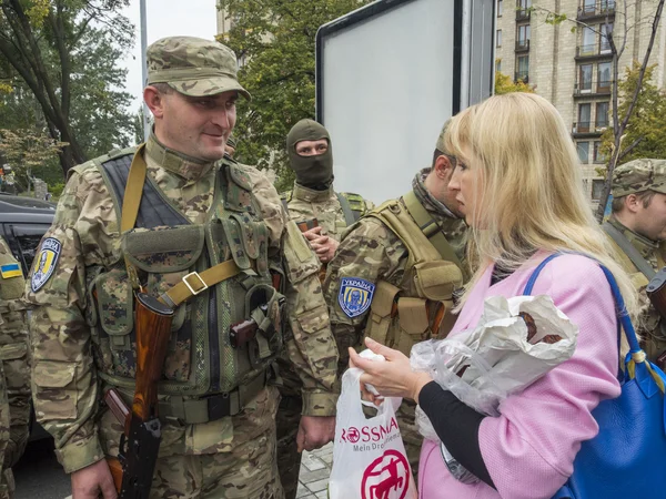 Médicaments et nourriture pour les soldats — Photo