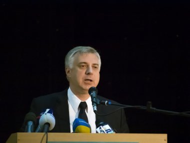 Eğitim Bakanı Sergei çıkın.