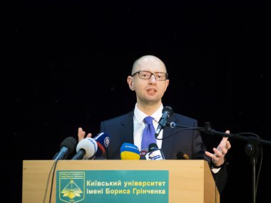 Başbakan yatsenyuk.