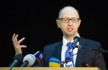 Başbakan yatsenyuk.