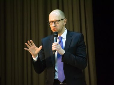 Başbakan yatsenyuk.