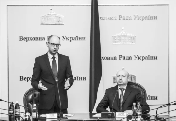 Arseniy Yatsenyuk y Alexander Turchinov —  Fotos de Stock