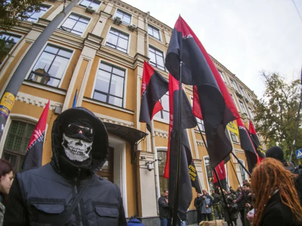 "Right sector" near court in Kiev — Stock Photo, Image