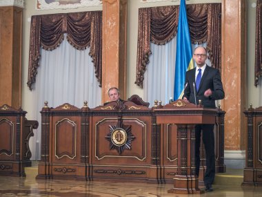 miniszterelnök Ukrajna arseniy yatsenyuk