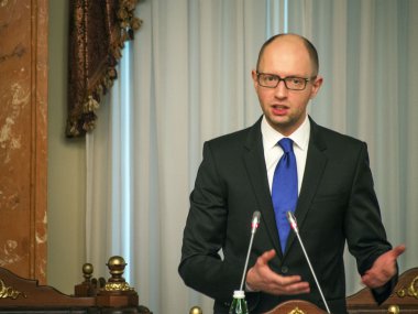 miniszterelnök Ukrajna arseniy yatsenyuk