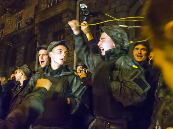 National Guard soldiers chanting: "Demobilization" — Stock Photo, Image