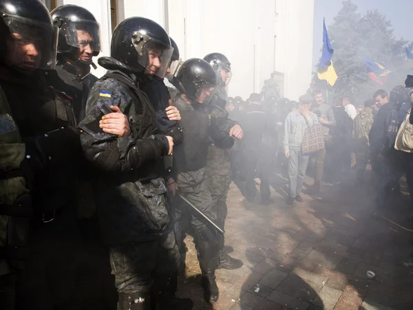 Беспорядки под Верховной Радой — стоковое фото