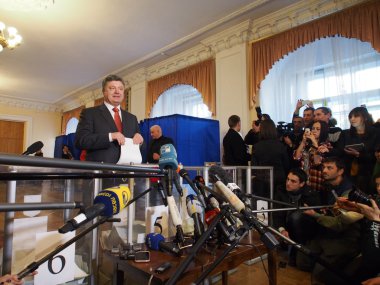 Ukrayna Poroshenko başkanı.