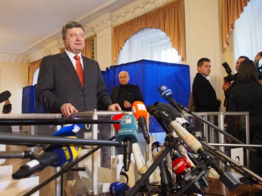 Ukrayna Poroshenko başkanı.