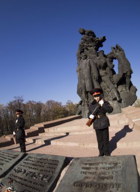 Öğrenciler ve okul Babi Yar