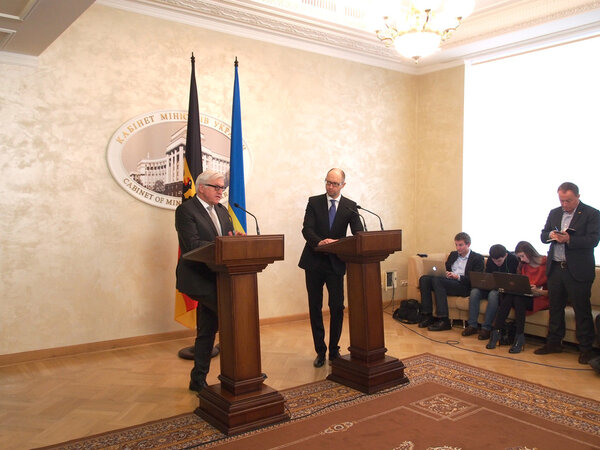 Arseniy Yatsenyuk and Frank-Walter Steinmeier