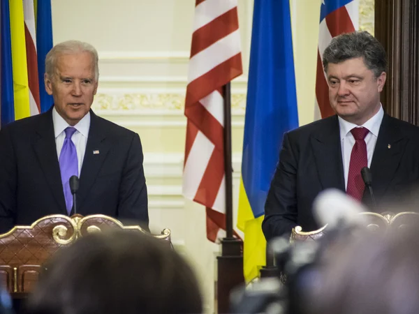 Joseph Biden ve Petro Poroshenko — Stok fotoğraf