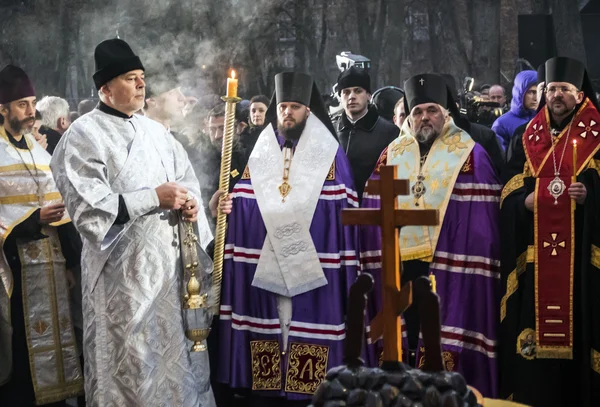 Prayer service near Memorial of Holodomor — Stock Photo, Image