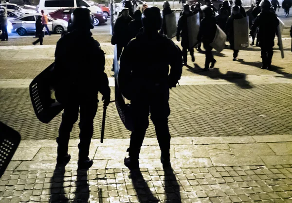 Zusammenstöße zwischen Fußballfans und Polizei — Stockfoto