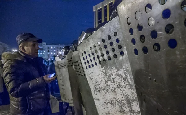 De ventilators van de voetbal van botsingen met de politie — Stockfoto