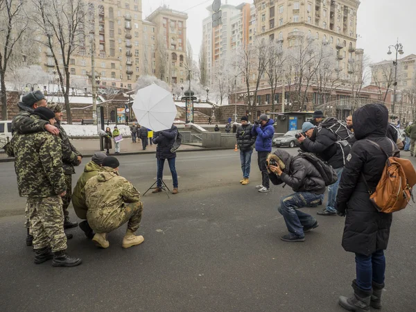 Kiev Boende välkomna bataljonen Kiev 12 — Stockfoto