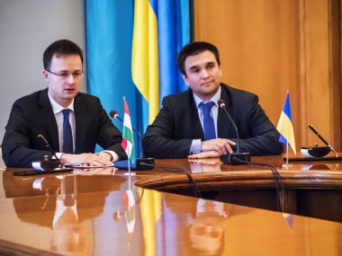 Pavlo Klimkin ve Peter Siyyarto
