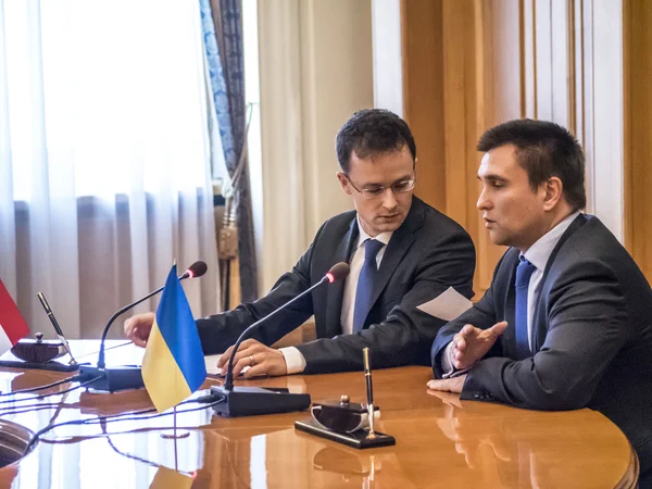 Pavlo Klimkin e Peter Siyyarto — Fotografia de Stock