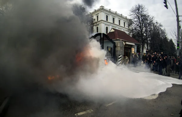 Батальйон 'Айдар' акцію протесту в Києві — стокове фото