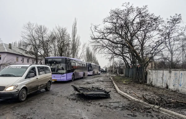 Convoy of busses for refugees — Stock Photo, Image