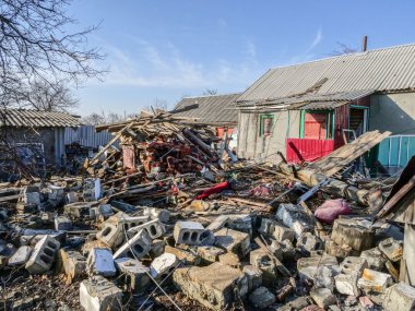 Donetsk bölgesinde yıkılan evler