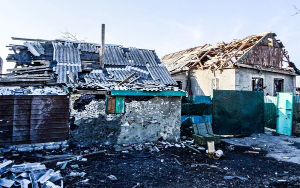 Case distrutte nella regione di Donetsk — Foto Stock