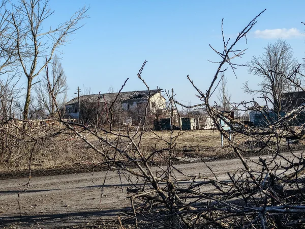 Donetsk bölgesinde yıkılan evler — Stok fotoğraf