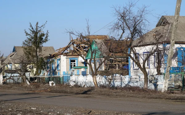 Destroyed houses in Donetsk region — Stock Photo, Image