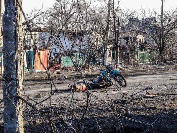 Villaggio distrutto nella regione di Donetsk — Foto Stock