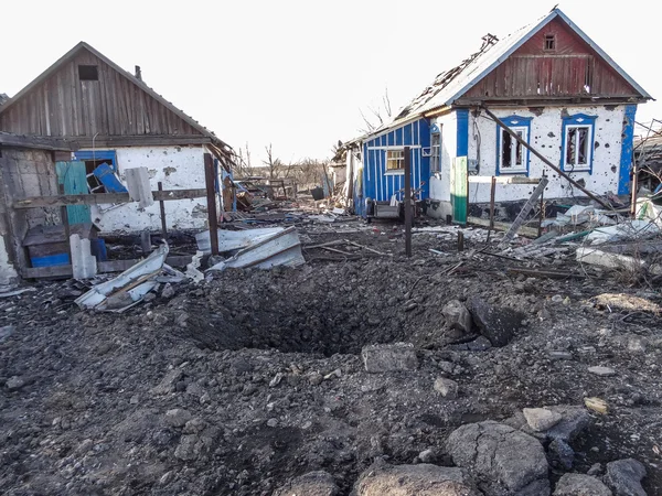 Casas destruídas na região de Donetsk — Fotografia de Stock