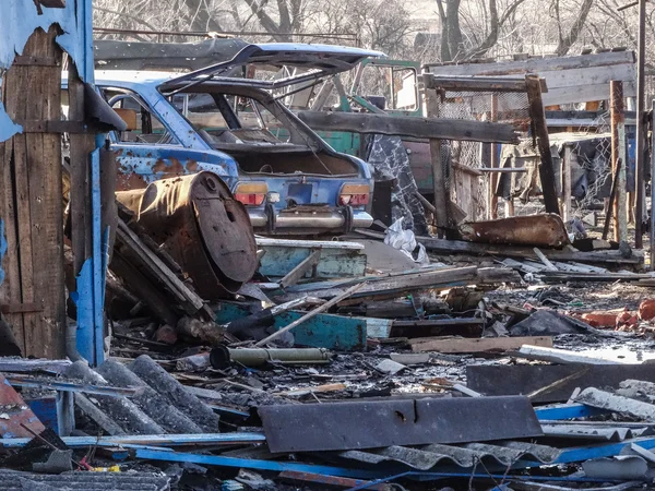 Casa destruida en la región de Donetsk —  Fotos de Stock