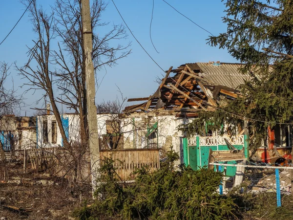 Case distrutte nella regione di Donetsk — Foto Stock