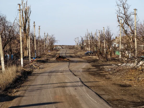 Verwoeste dorp in Donetsk regio — Stockfoto