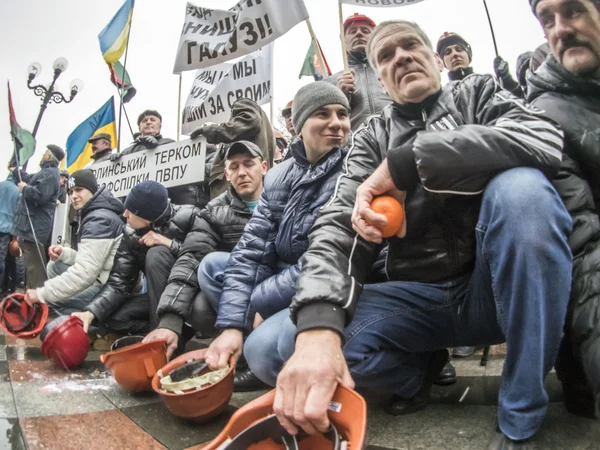 Mijnwerkers in de buurt van de Verkhovna Rada — Stockfoto