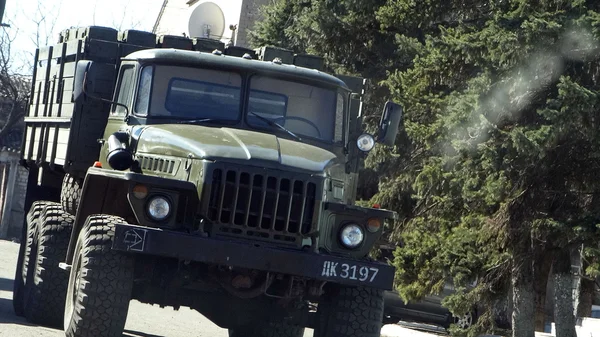 乌克兰顿涅茨克的伊洛瓦伊斯克 2015年3月16日 俄罗斯军用卡车在伊洛瓦伊斯克运送弹药 2014年8月 Ilovaysk 变成亲俄罗斯武装分子集结武器和弹药 — 图库照片