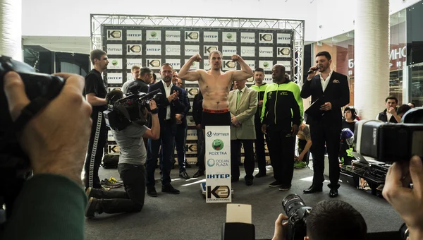 Usyk vs Knyazev ahead fight weigh-in — Stock Photo, Image