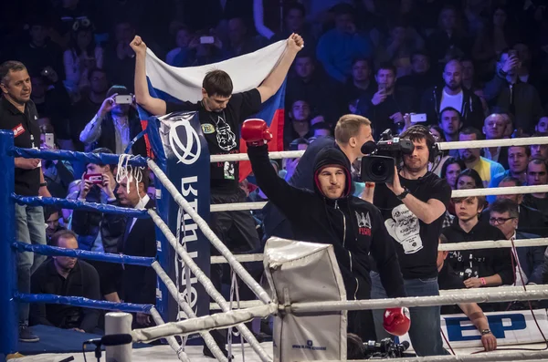 Boxer Andrei Knyazev komt om te vechten — Stockfoto