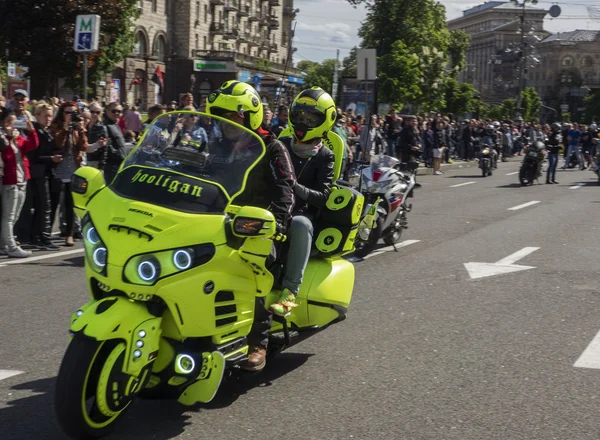 Ukraiński rowerzystów przeszedł w Kijowie — Zdjęcie stockowe