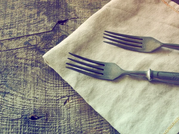 Tenedores de comedor en servilleta — Foto de Stock
