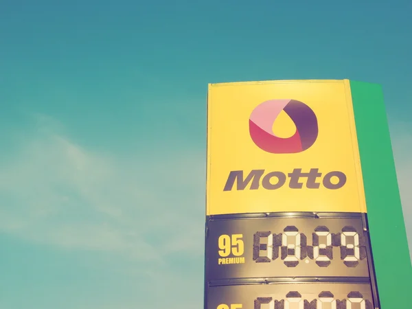Gasolinera. Precios de la gasolina en Ucrania —  Fotos de Stock