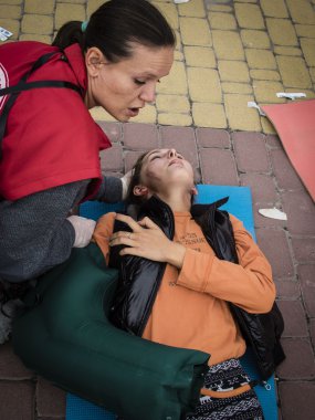 Gösterge eğitim acil doktorlar