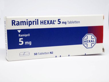 Vilshofen, Almanya - Aralık 2025: Ramipril HEXAL 5 mg tablet ambalajı. Ramipril, Almanya 'da atardamar hipertansiyonu ve kardiyovasküler önleme için sık sık reçete edilen bir ACE inhibitörüdür..